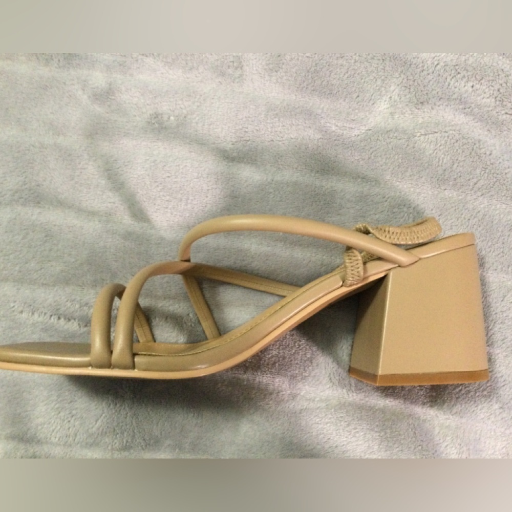Lisa Vicky Illume Tan Strappy Block Heeled Sandals Size 8.5 - Picture 9 of 12